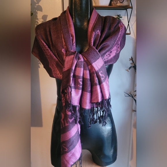 Purple Scarf With Eiffel Tower Print Design - Picture 2 of 4